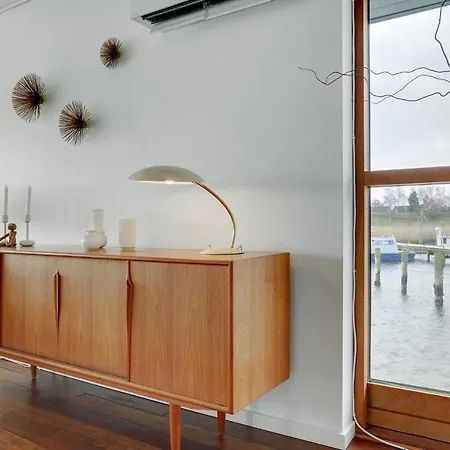 Bateau-hôtel Merkur 5*