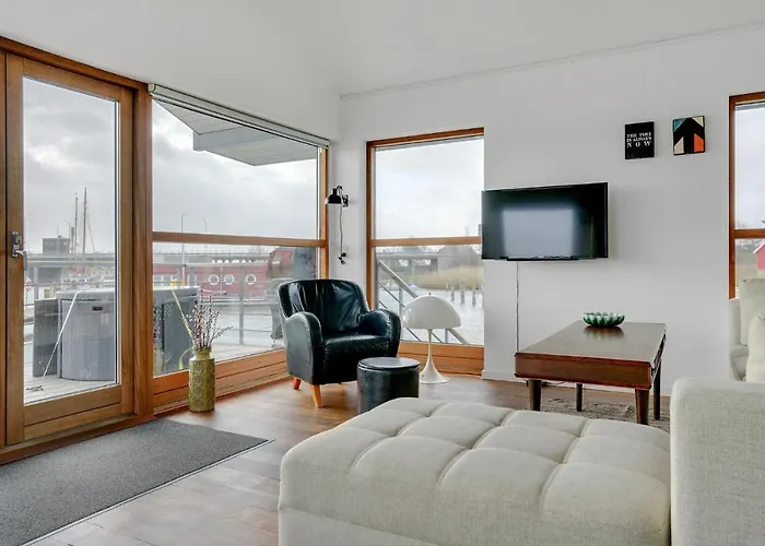 船屋 Merkur 加斯庭