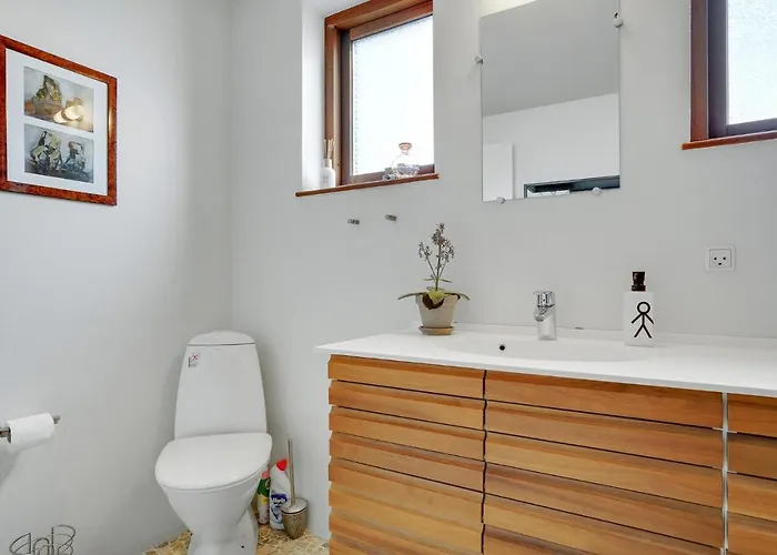 Ботель Merkur 5*