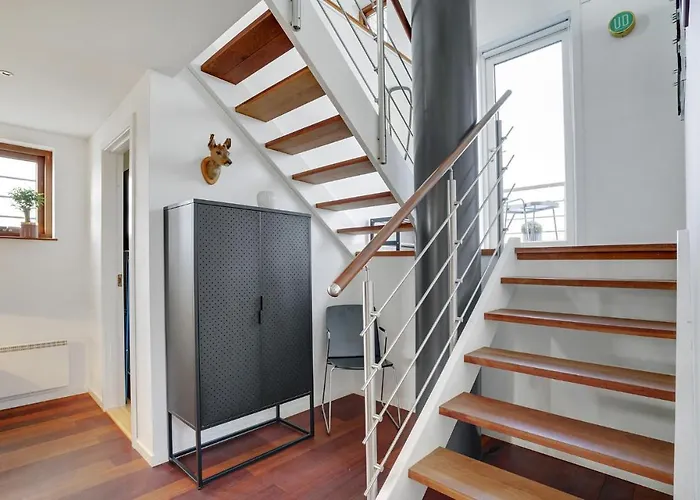 船屋 Merkur 加斯庭