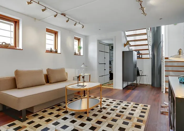 Ботель Merkur 5*